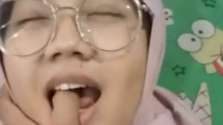 Jilbab Bondol Cantik Yang Suka Emut Kontol