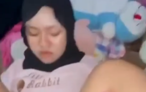 Ewe Jilbab Cantik Sampe Kejang Karena Squirt