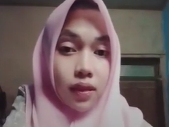 Jilbab Cantik Gatahan Karena Cuaca Panas Akhir nya Buka Baju