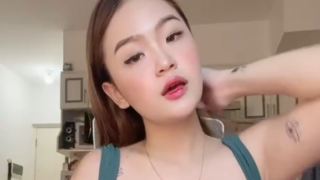 Chindo Habis Makeup Malah Gerah Sekalian Aja Buka Baju