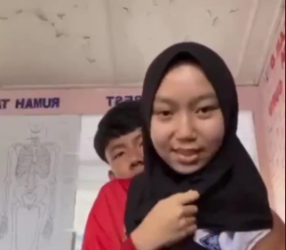 Sekolah Bareng Kakak Adek Nge…